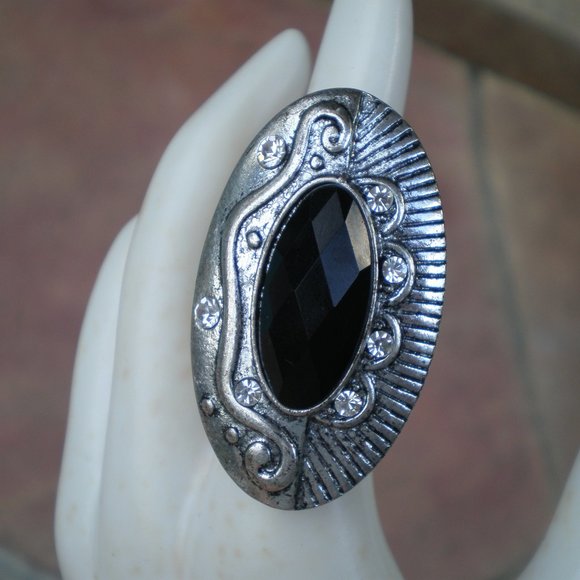 Vintage Antiqued Silver-tone Statement Ring w/Black Stone & Rhinestones OS - Picture 2 of 10